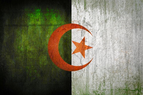 اكتب اسمك على علم الجزائر